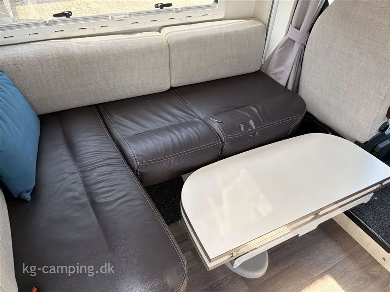 Billede 3 - 2019 - Chausson Flash 716 UNDER KLARGØRING - Rummelig Ford Chausson fra 2019 - 4 sovepladser med hæve-/sænkesystem