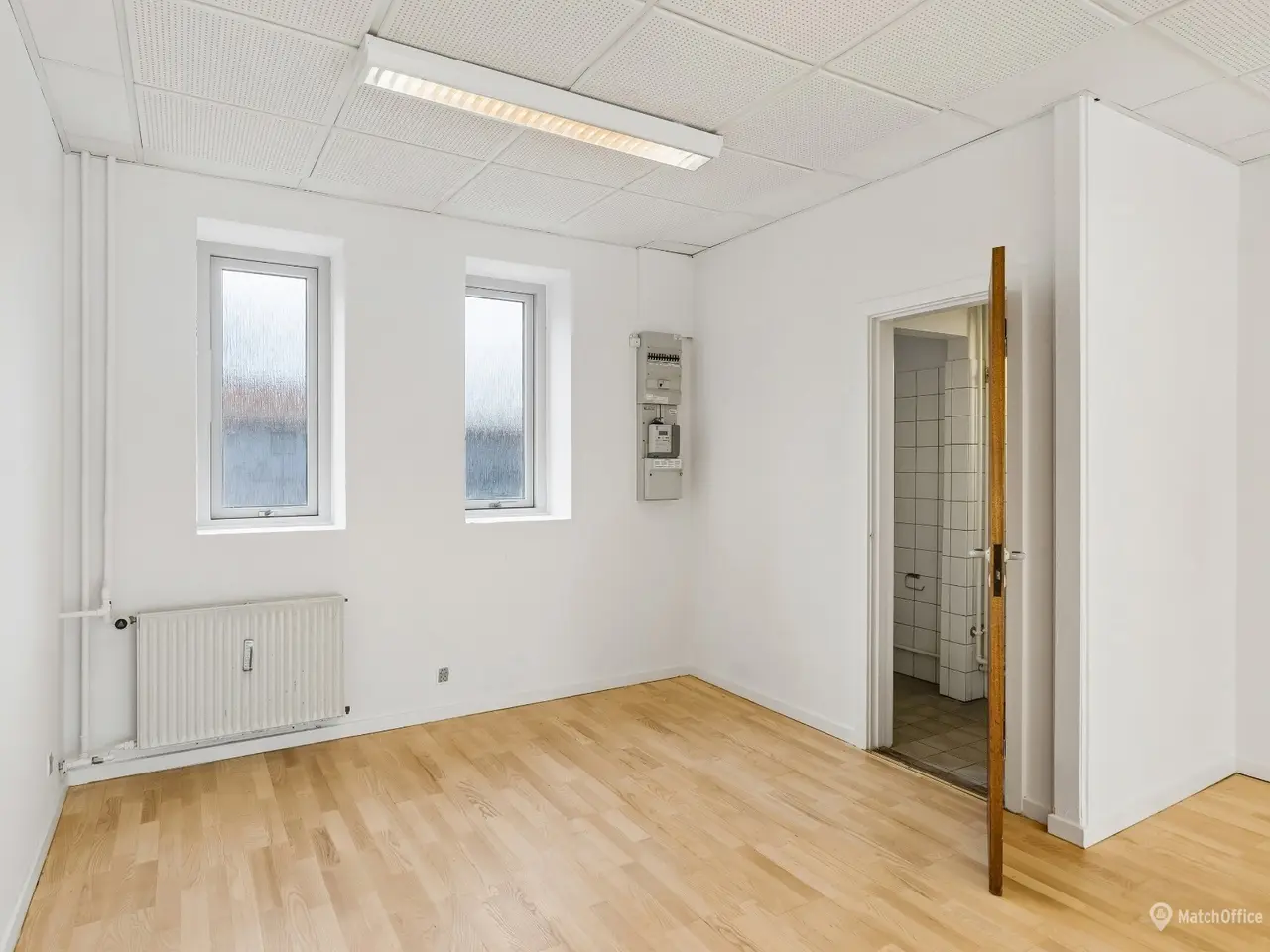 Billede 6 - Charmerende og lyst butikslokale med stor synlig facade
