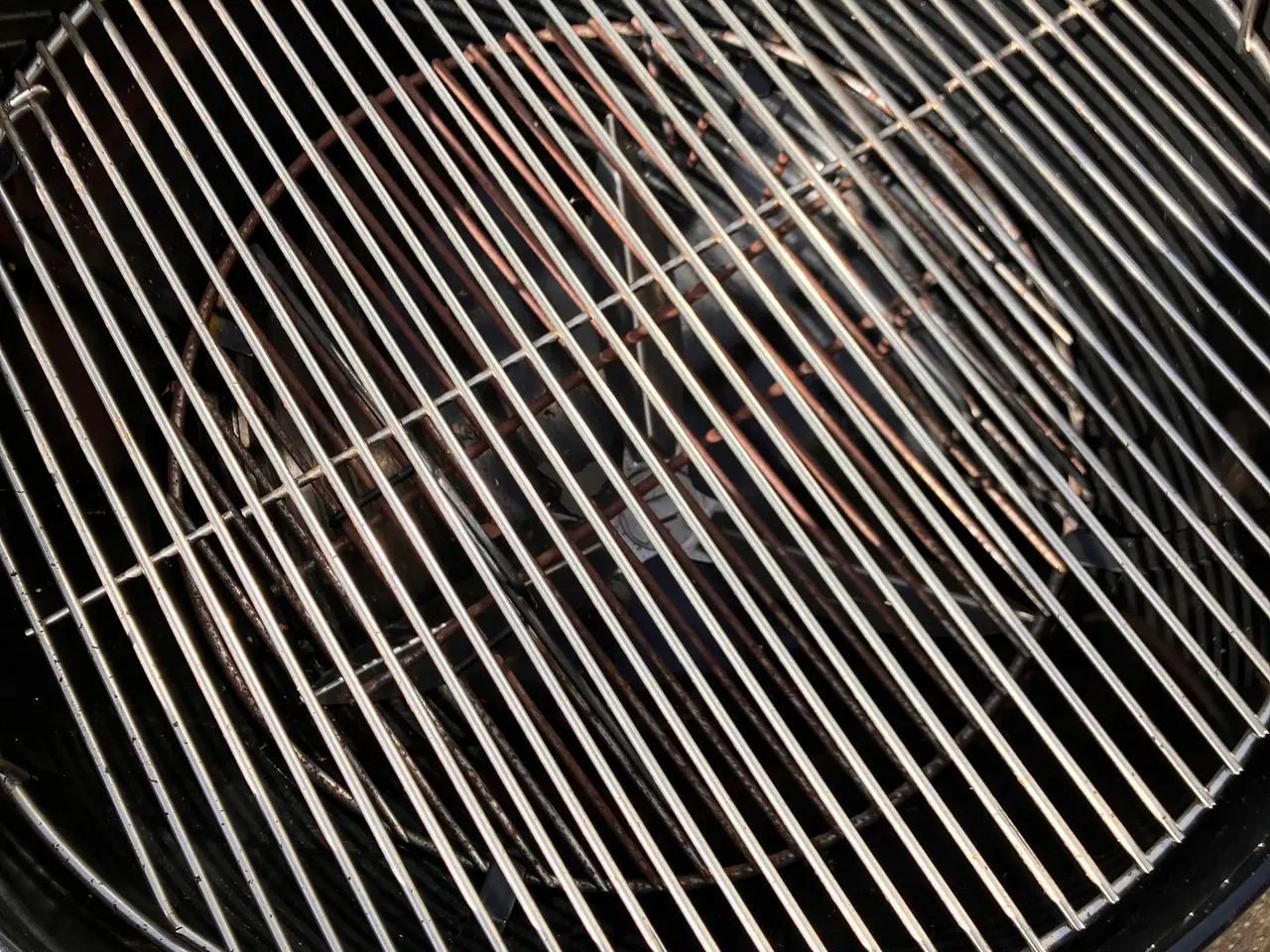 Billede 2 - Kuglegrill til kul.