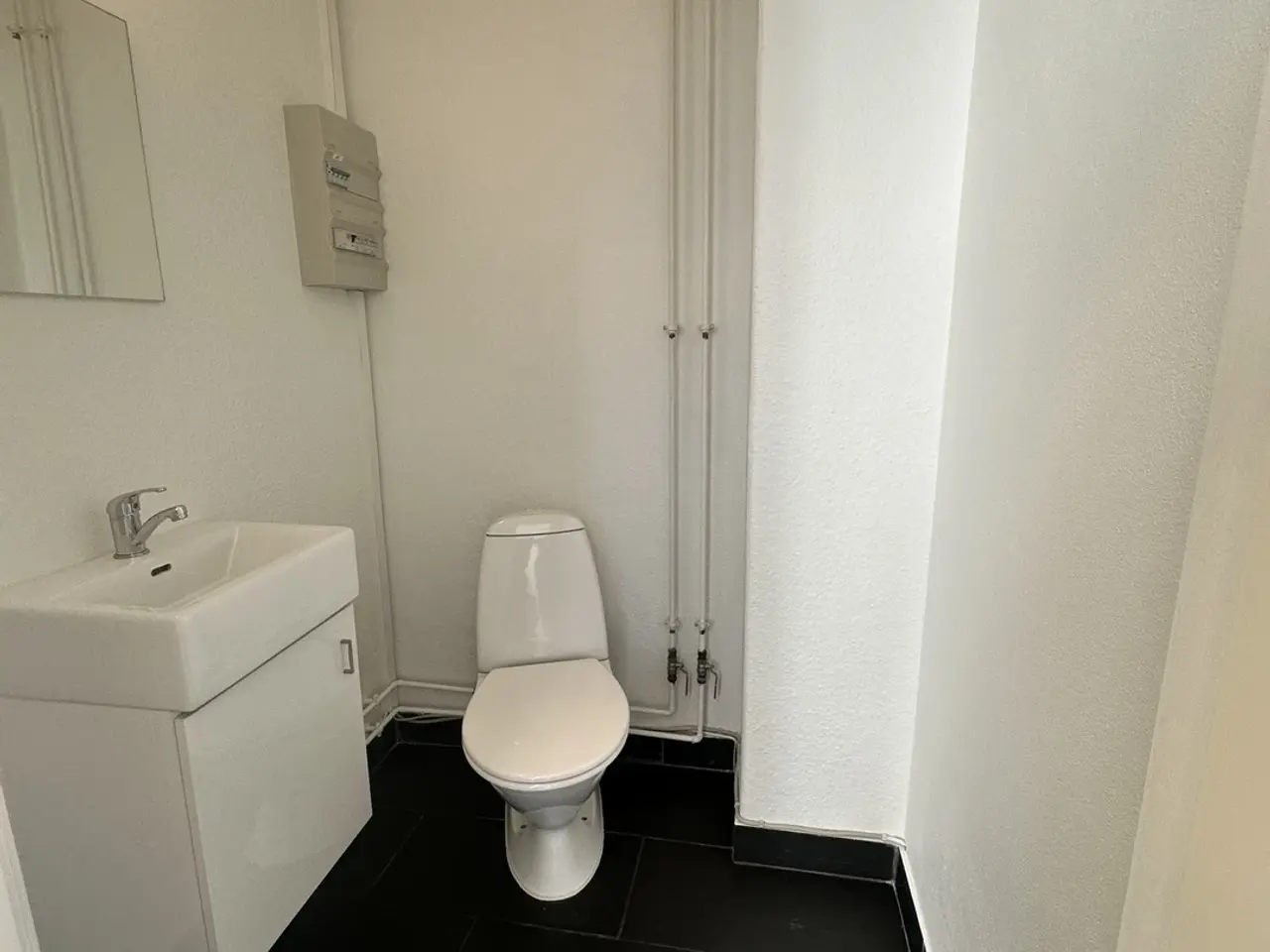 Billede 10 - Butik/kontorlokale til leje med leksible faciliteter.