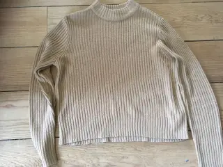 Beige strik bluse str 13-14 år