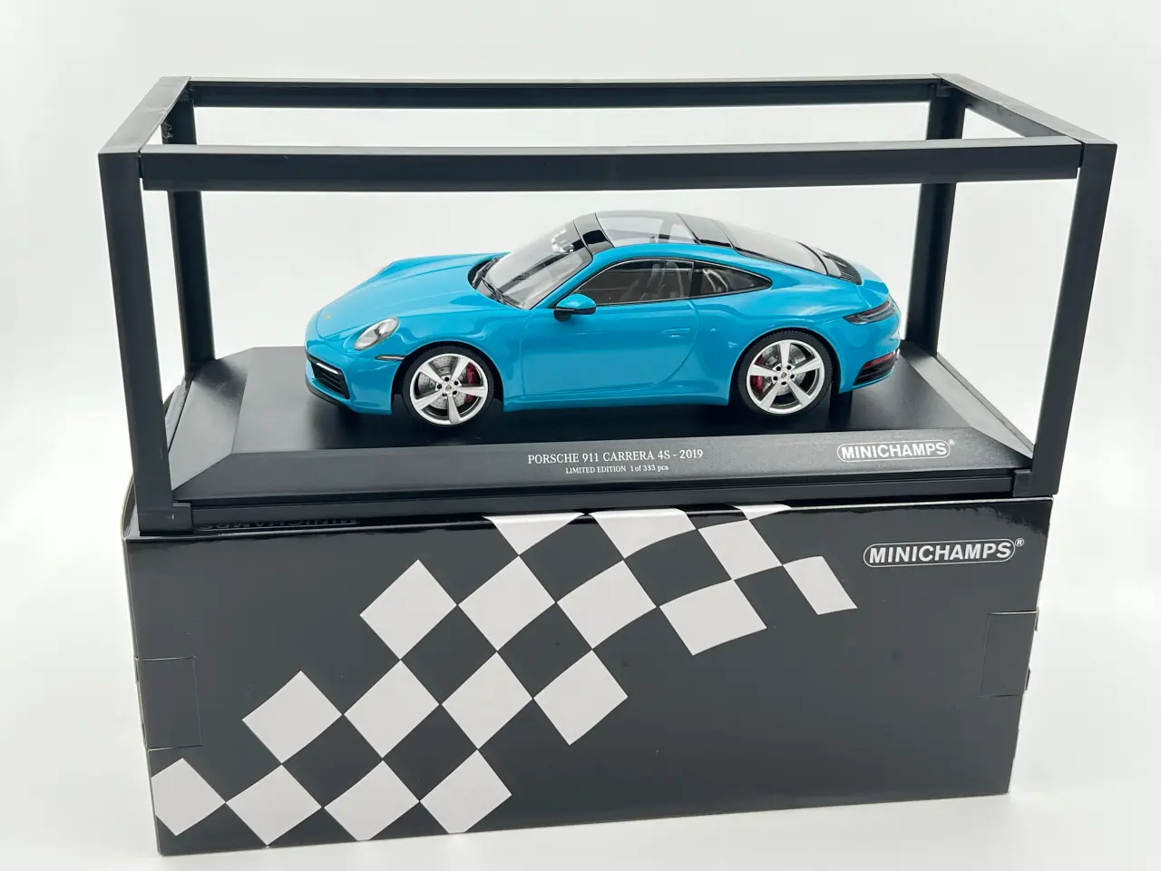 Billede 2 - 2019 Porsche 911 (992) Carrera 4S Minichamps 1:18