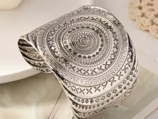 * Lækker armring - i græsk/mellemøstlig stil