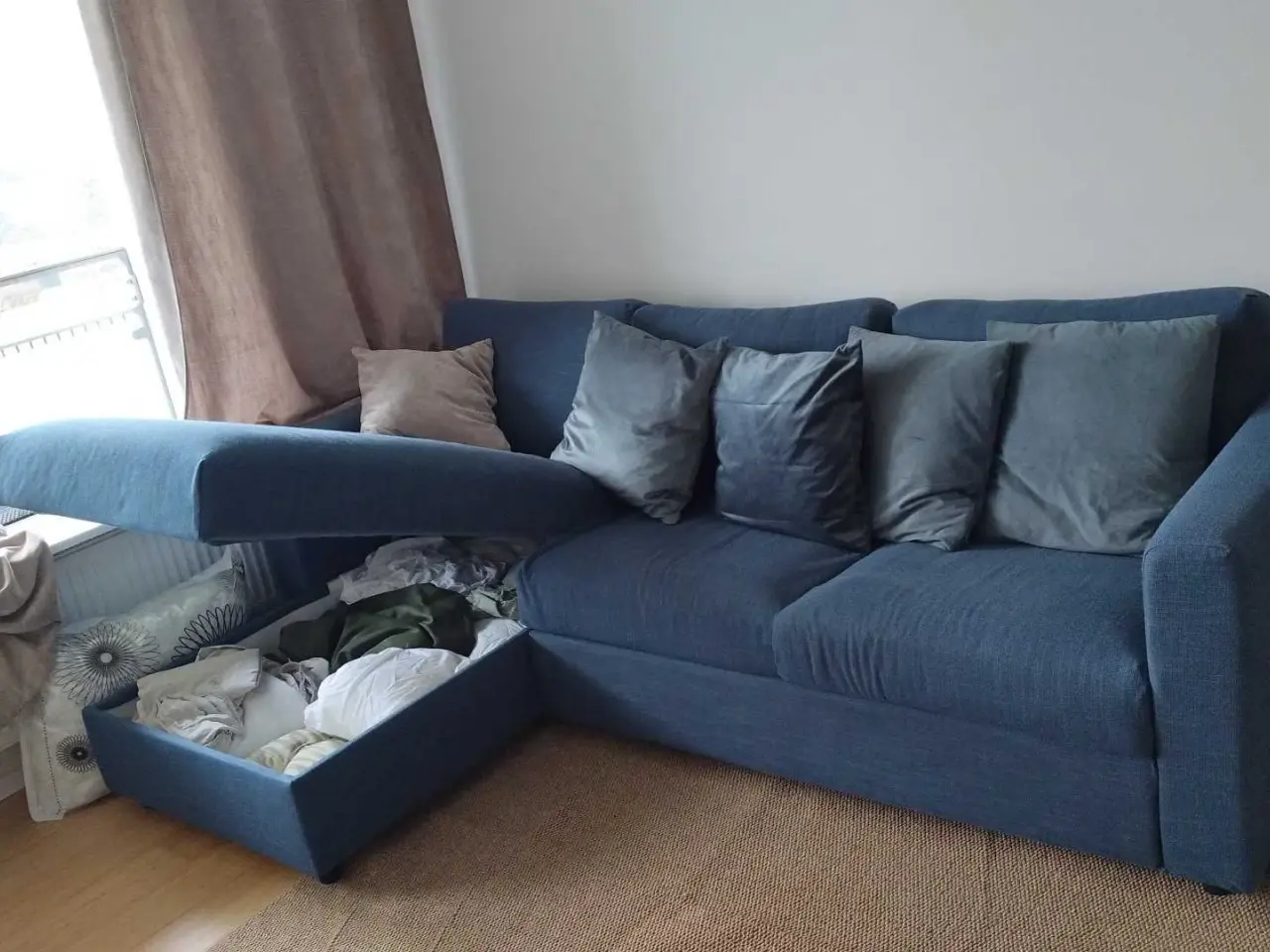 Billede 2 - Sofa er god og praktisk og behagelig