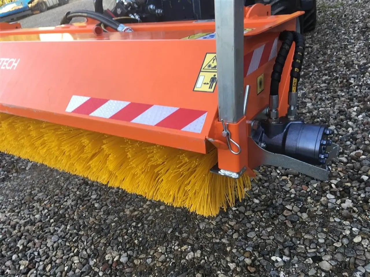 Billede 2 - - - - J-Maskiner 180 kost