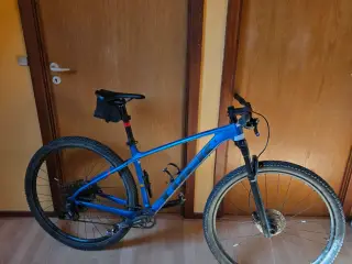 TREK mountainbike Xcaliber 8