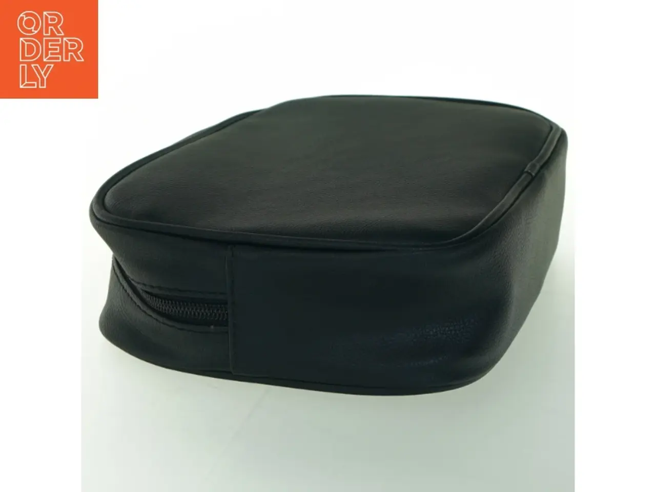 Billede 3 - Sort toilettaske (str. 24x17x6 cm)