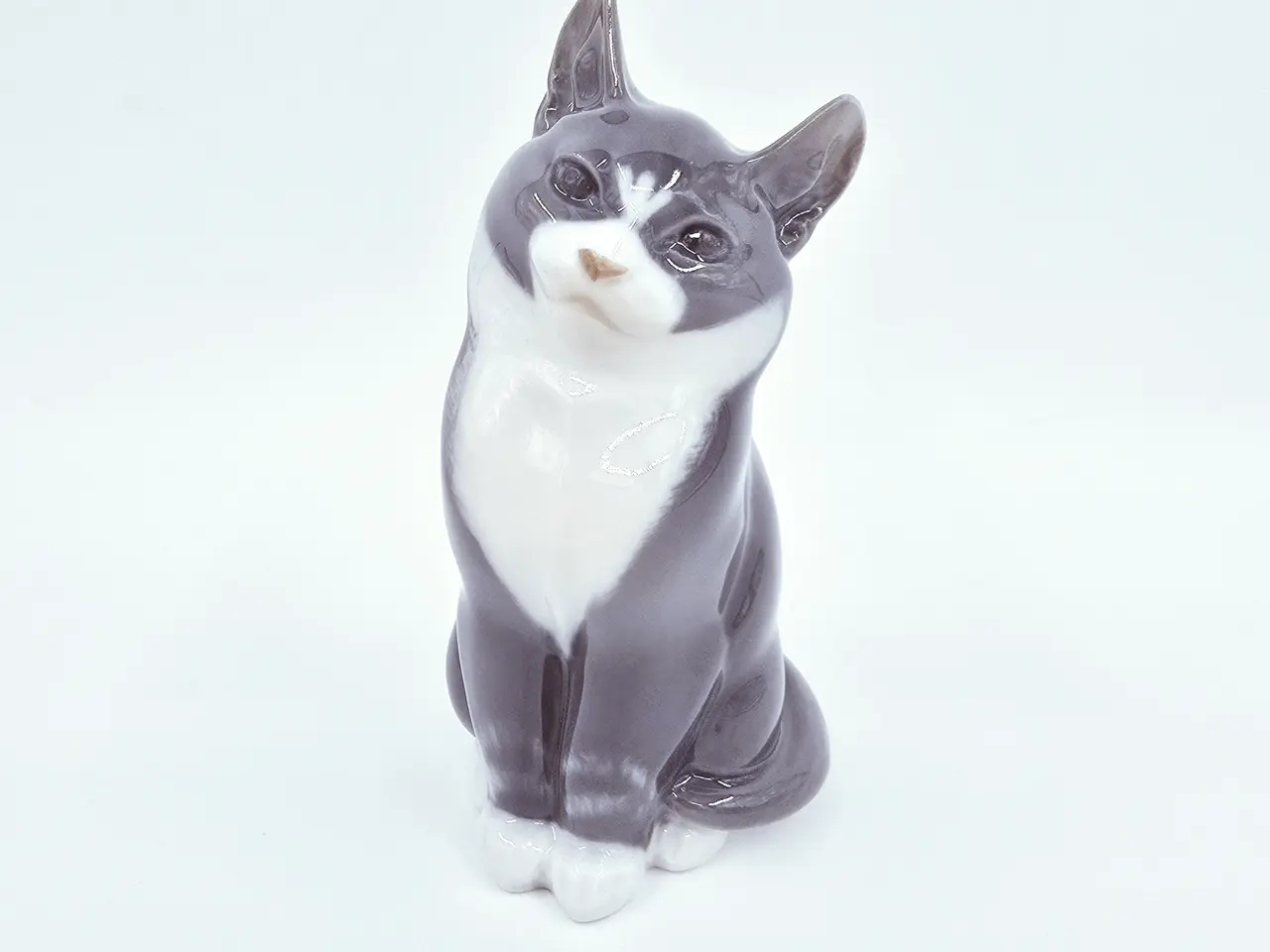 Billede 1 - Royal Copenhagen Figur Kat nr. 1805. sortering 1