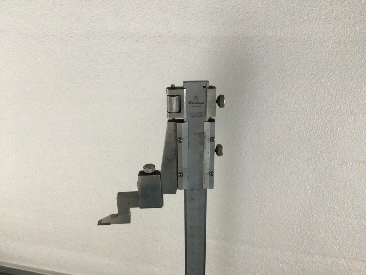 Billede 2 - Analog højderidser/højdemåler mrk. Mitutoyo 25 cm.