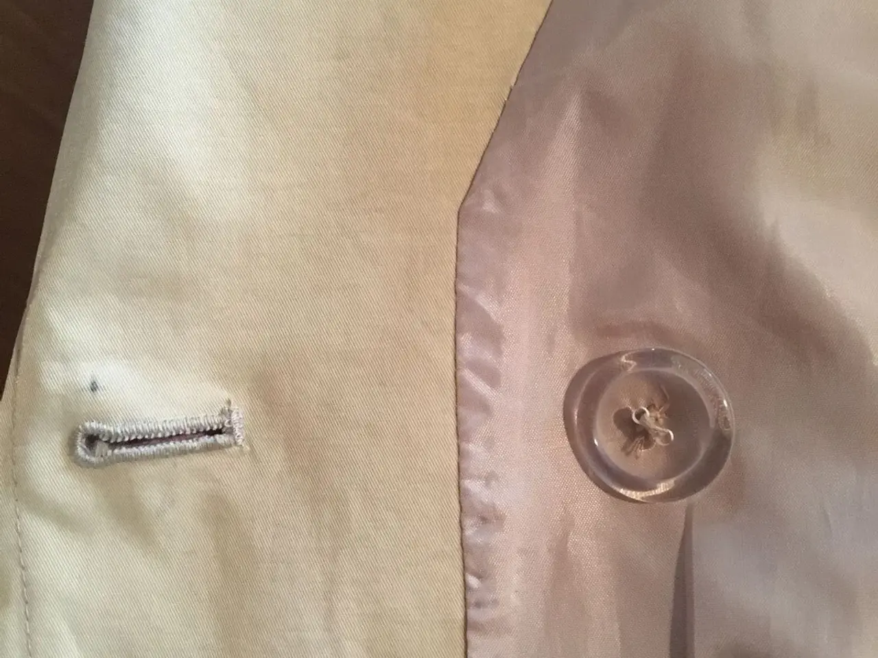 Billede 15 - Flotte beige jakke til salg