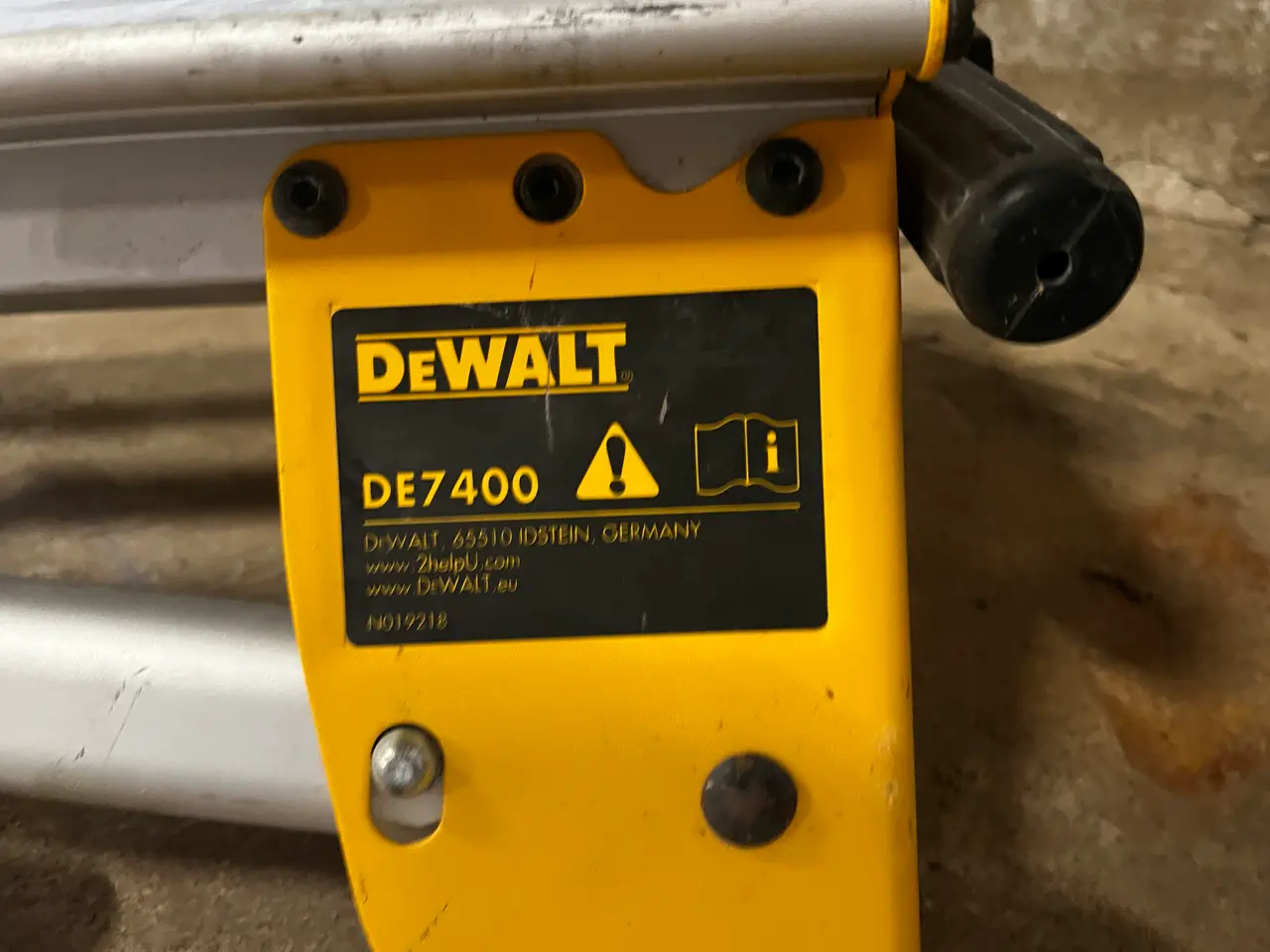 Billede 3 - understel til kap-/geringssav DEWALT DE7400