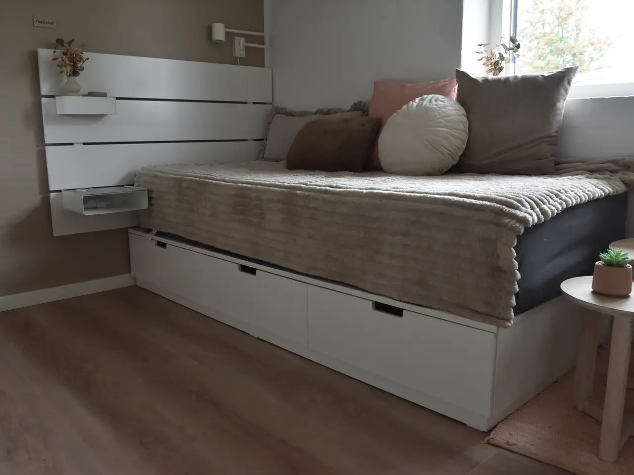 Billede 2 - IKEA Nordli, hvid seng med opbevaringsskuffer, sen