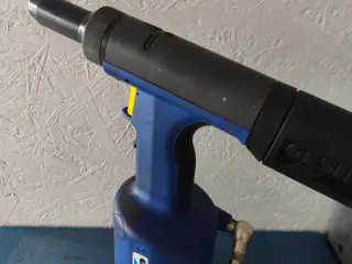 Blindnittepistol popnittetang