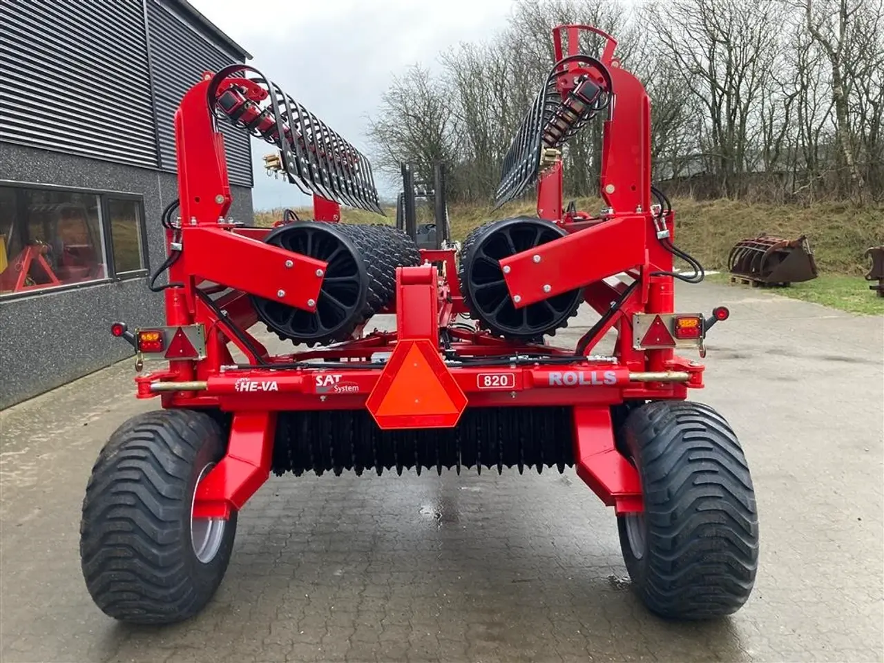 Billede 5 - HE-VA HE-VA TIP ROLLER 8.20 m. Spring-Active-Transfer System - som er en fjederaktiveret vægtoverføring.