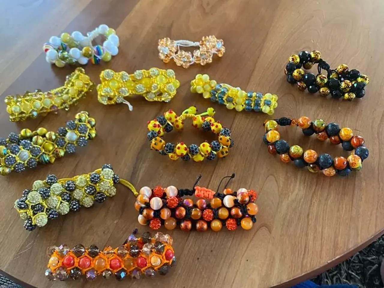 Billede 1 - Nye knyttede armbånd