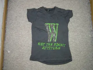 T-shirt str. 140 fra Queenz