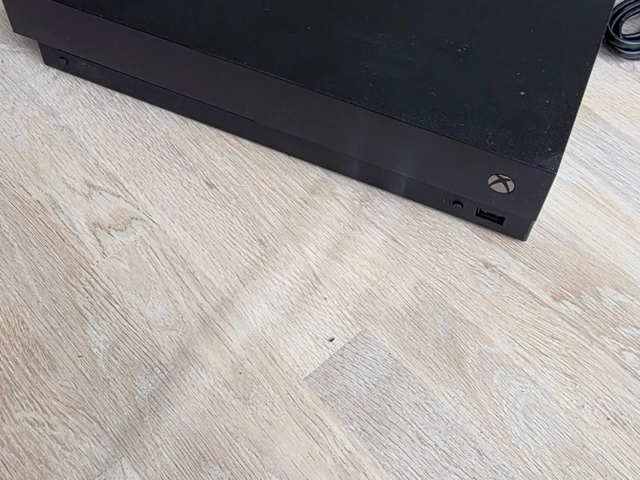 Billede 3 - Xbox One X – Står som ny – Virker 100 %