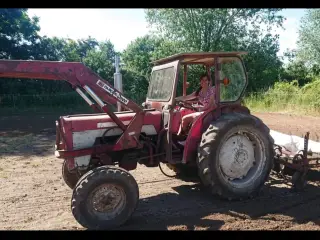 Traktor købes med frontlæsser Fyn