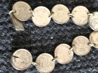 Mønt armbånd med 9 stk. én øre