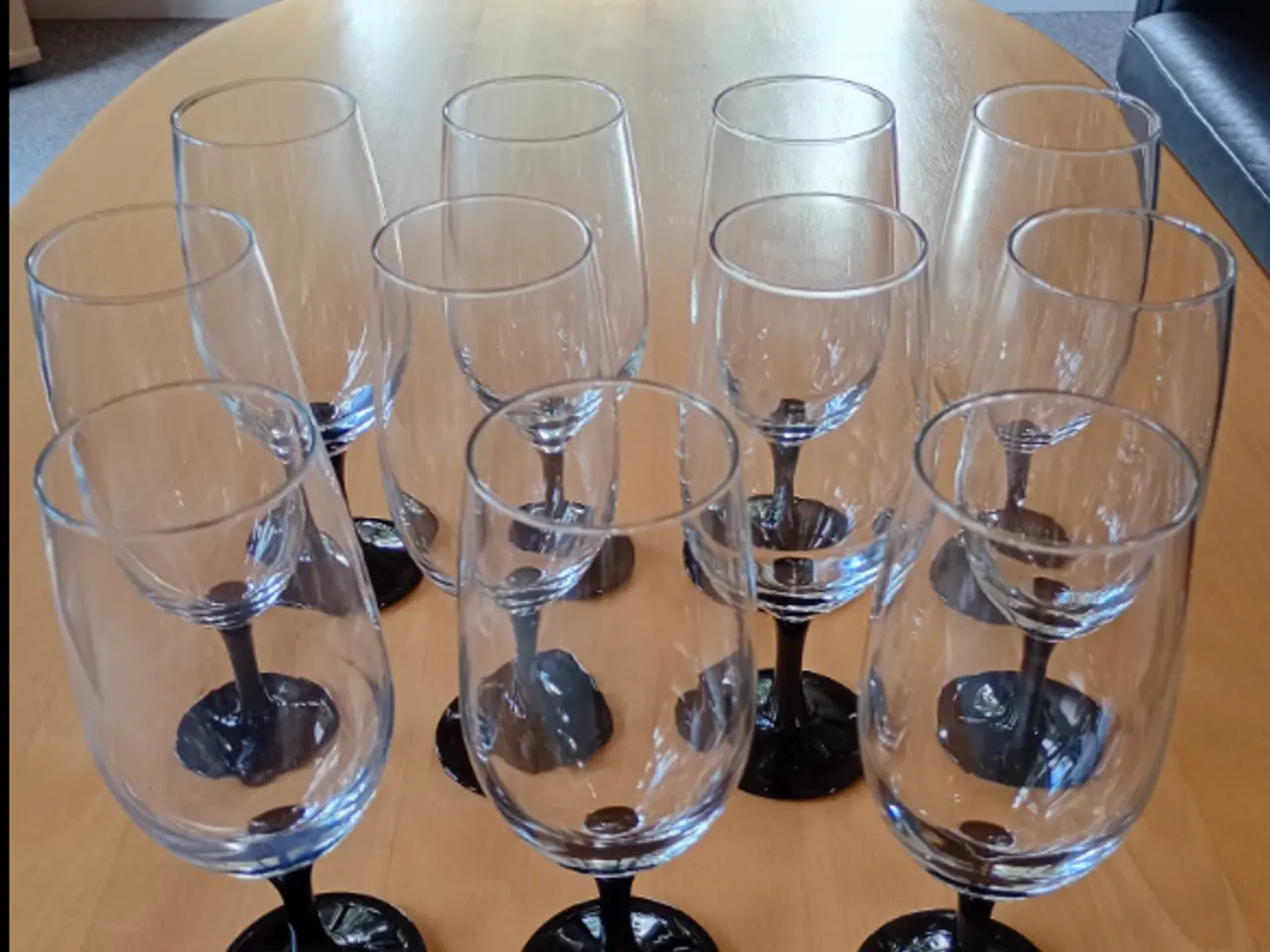 Billede 1 - Ølglas på sort fod - France Luminarc - Lot