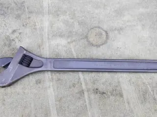 Bacho Svensknøgle 24". / Skiftenøgle