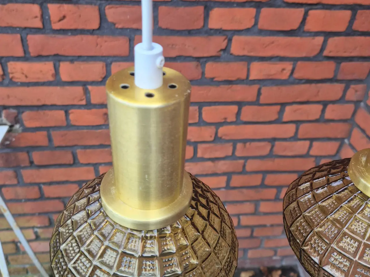 Billede 4 - Smukke retrolamper i ravfarvet glas