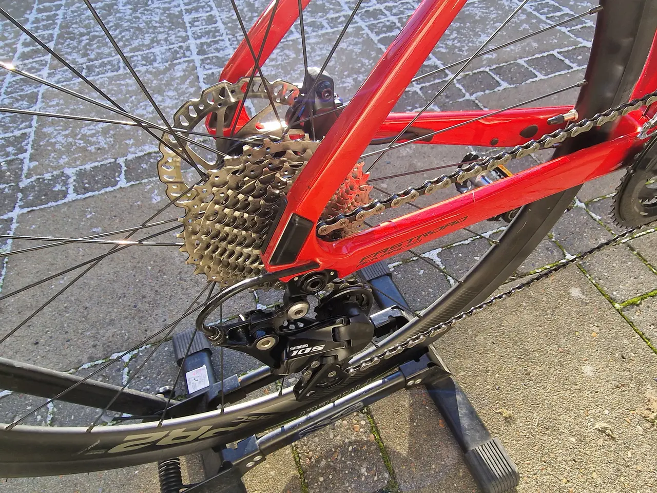 Billede 4 - Giant FastRoad Advanced 1, rød – Str. M – Carbon