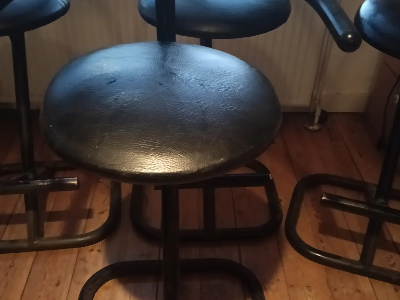 Billede 1 - Retro barstole i sort metal – Postmoderne 80'er/90