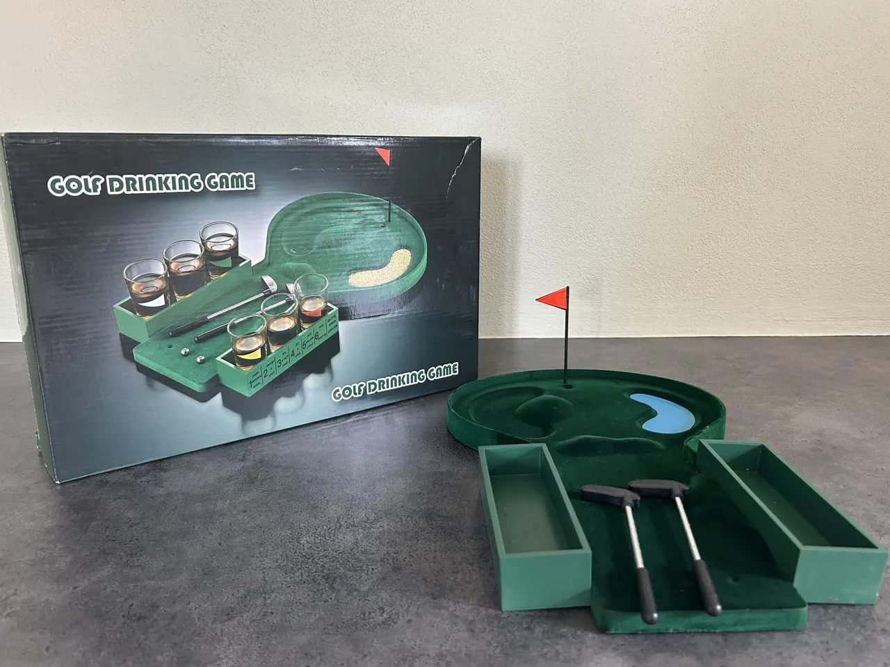 Billede 1 - Golf Drikke Spil. Sæt i grøn plast. 