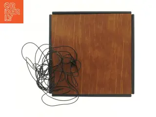 Svævende sidebord (str. 38x38 cm)