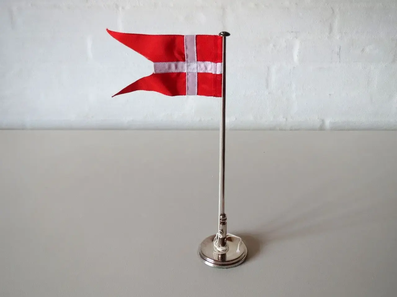 Billede 1 - Flot forsølvet bordflag/fødselsdags flag