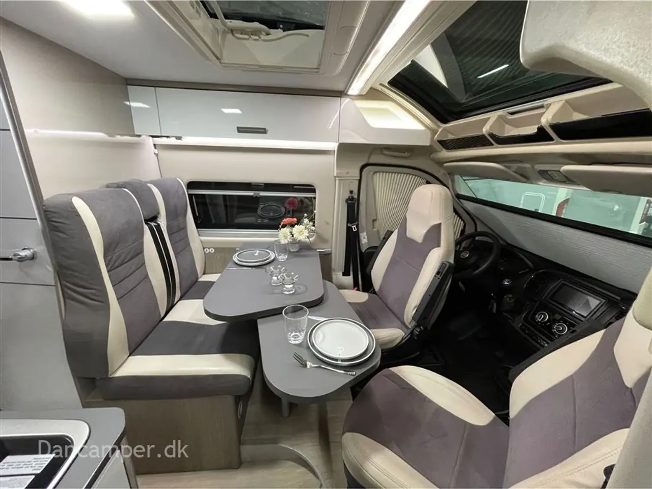 Billede 17 - 2023 - Chausson ROAD LINE V594 VIP MAX UNDER KLARGØRING! Super spændende, kort van med to dobbeltsenge på tværs i køjesystem. 2,2, L motor , 140 HK, solcelle og markise m.m.