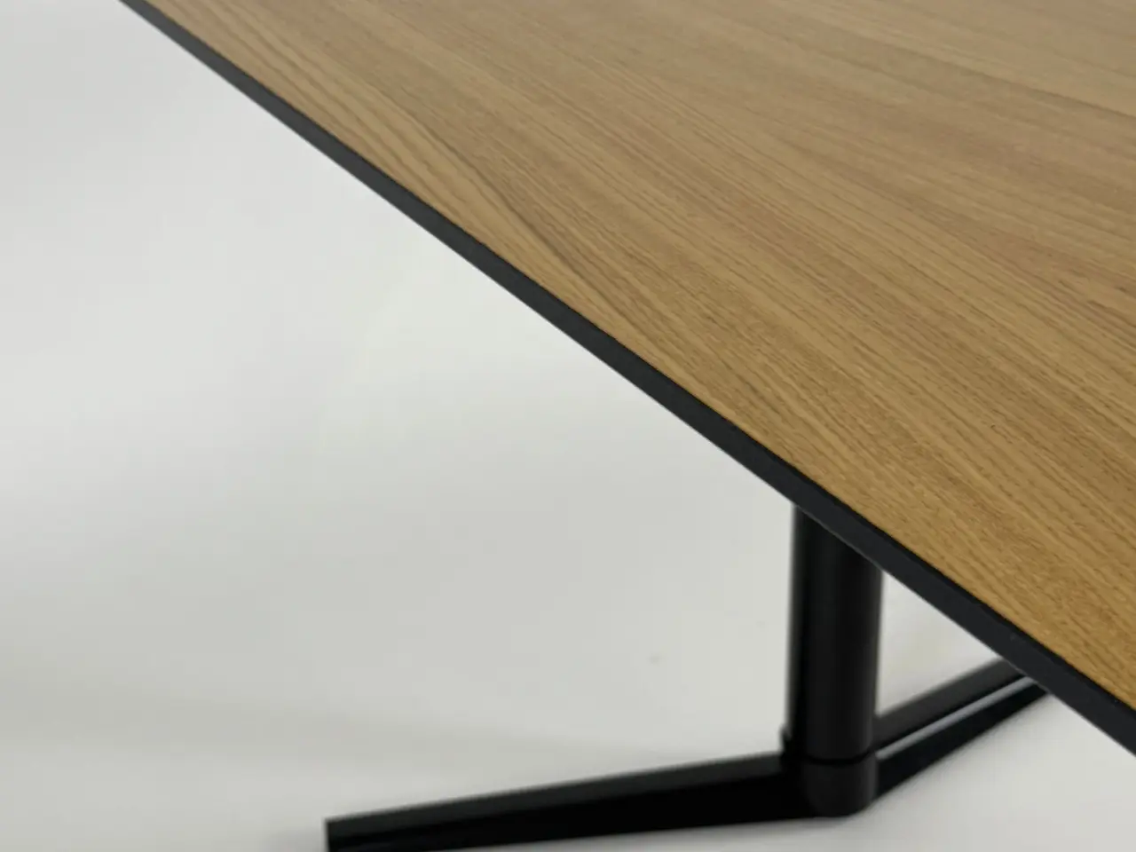 Billede 5 - Fumac Switch Bord - Natur/Sort Stel 160x100 cm