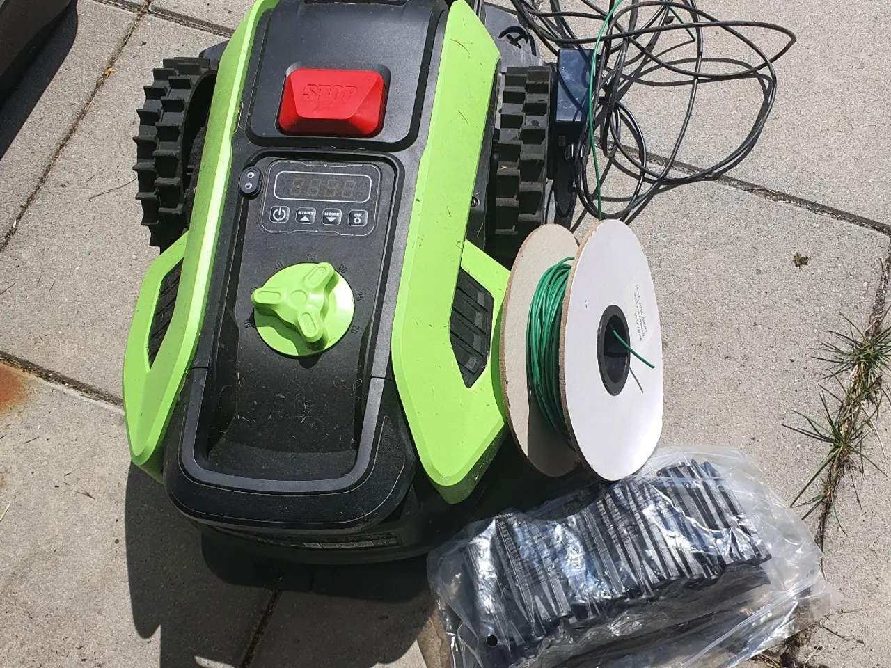 Billede 1 - Robot plæneklipper.