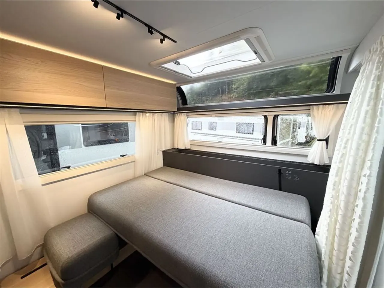 Billede 12 - 2022 - Adria Astella 754 DP Queensbed-Alde-Gulvvarme-El Thule markise