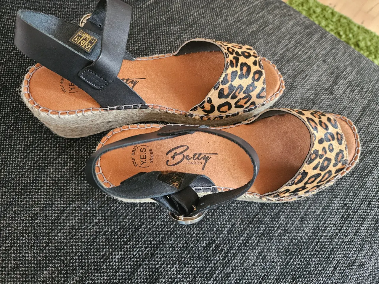 Billede 5 - UBRUGTE SANDALER 