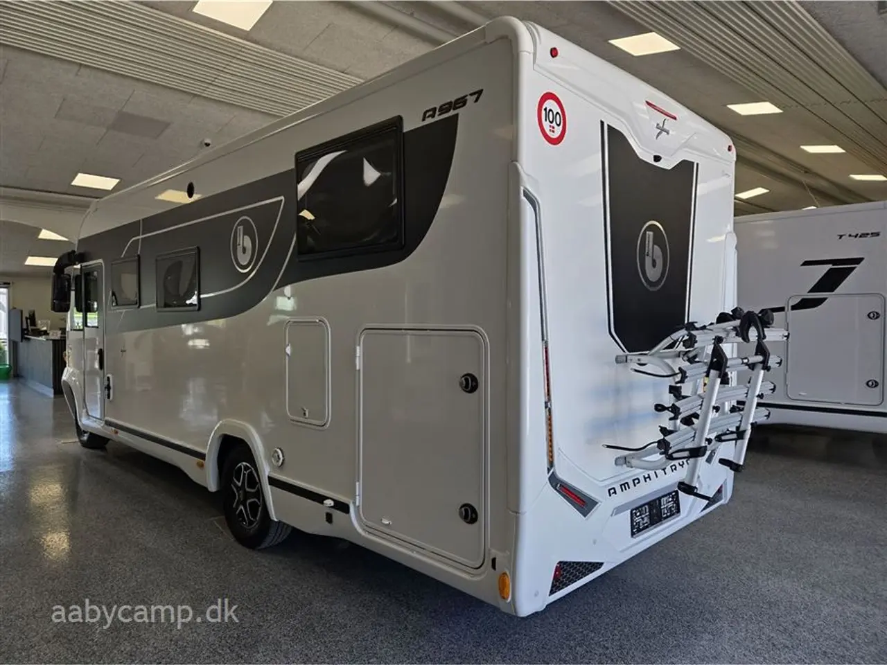 Billede 4 - 2021 - Benimar Amphitryon 967 NK Pakke. Automatgear. Solcelle. Markise. 2x 95Ah batteri. 2000w Inverter. A/C i bo-del. Maxxfan. Kun 30,000 Km!!!