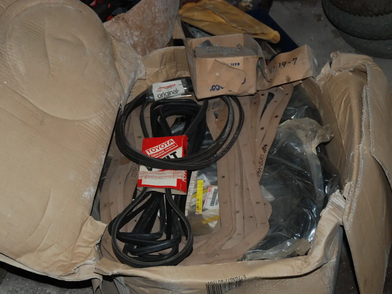 Billede 3 - TOYOTA MASSER AF RESERVEDELE
