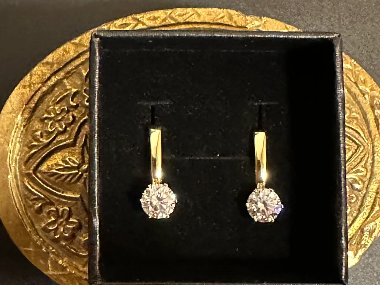 Billede 6 - Nye sølvøreringe med 1 kar moissanite i hver