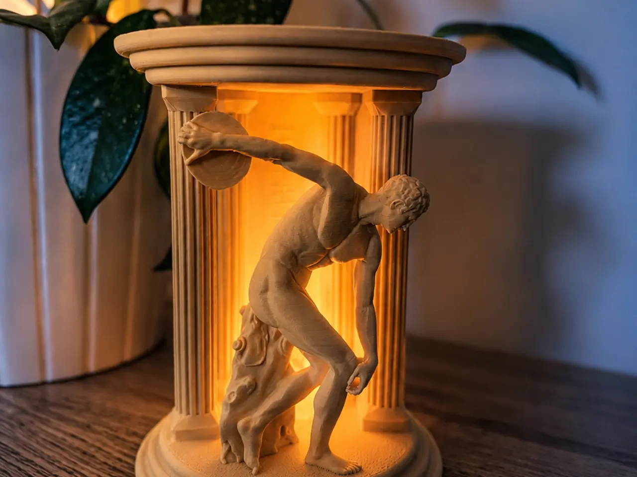 Billede 1 - Dekorativ LED-lampe med Diskoskaster figur