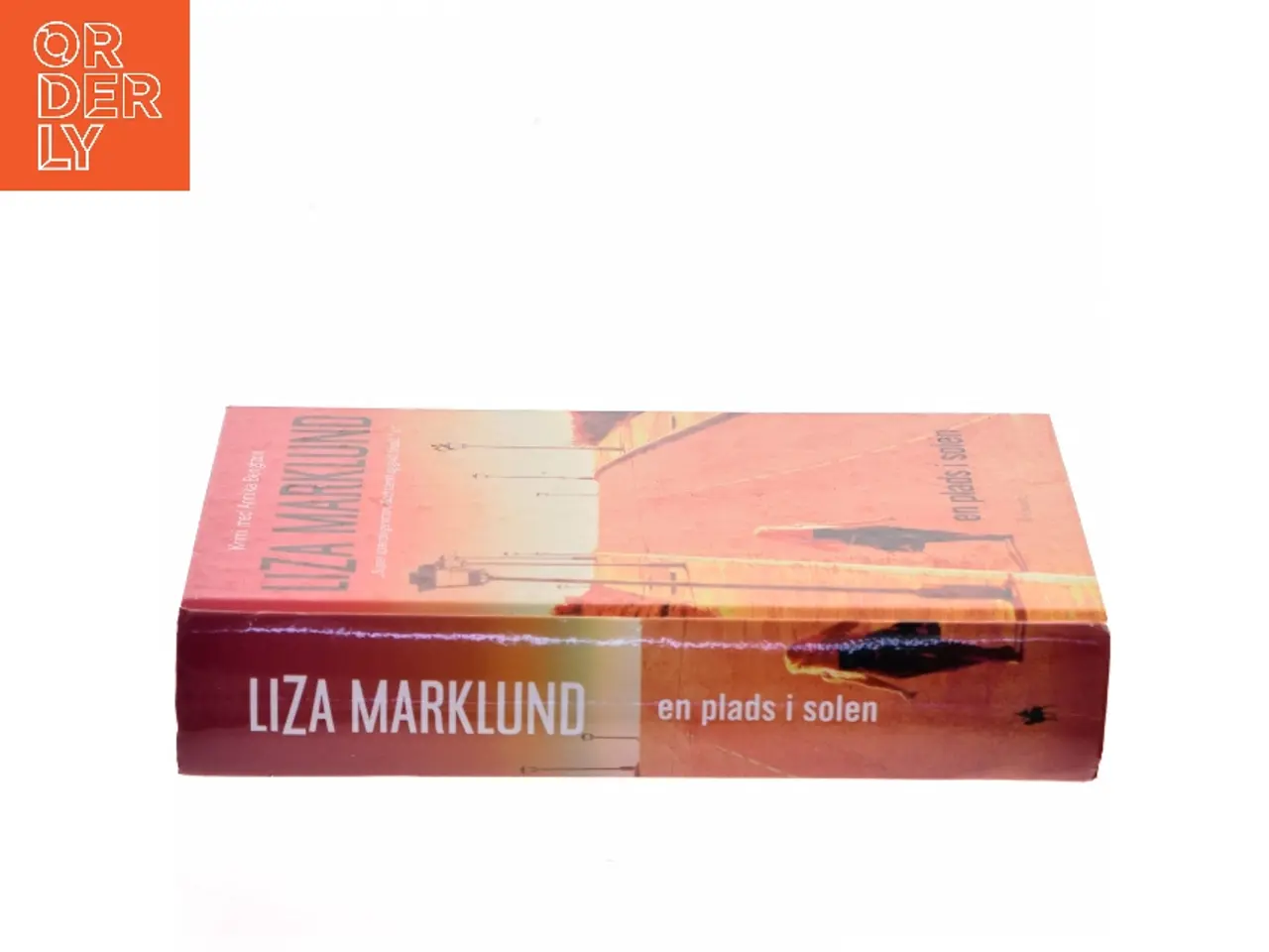 Billede 2 - En plads i solen af Liza Marklund (Bog)