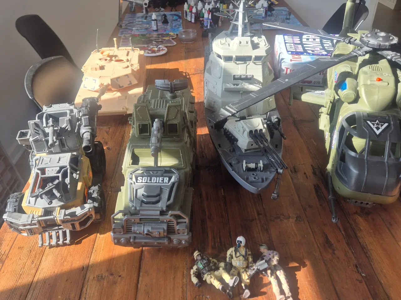 Billede 1 - Krigsskib tanks helikopter