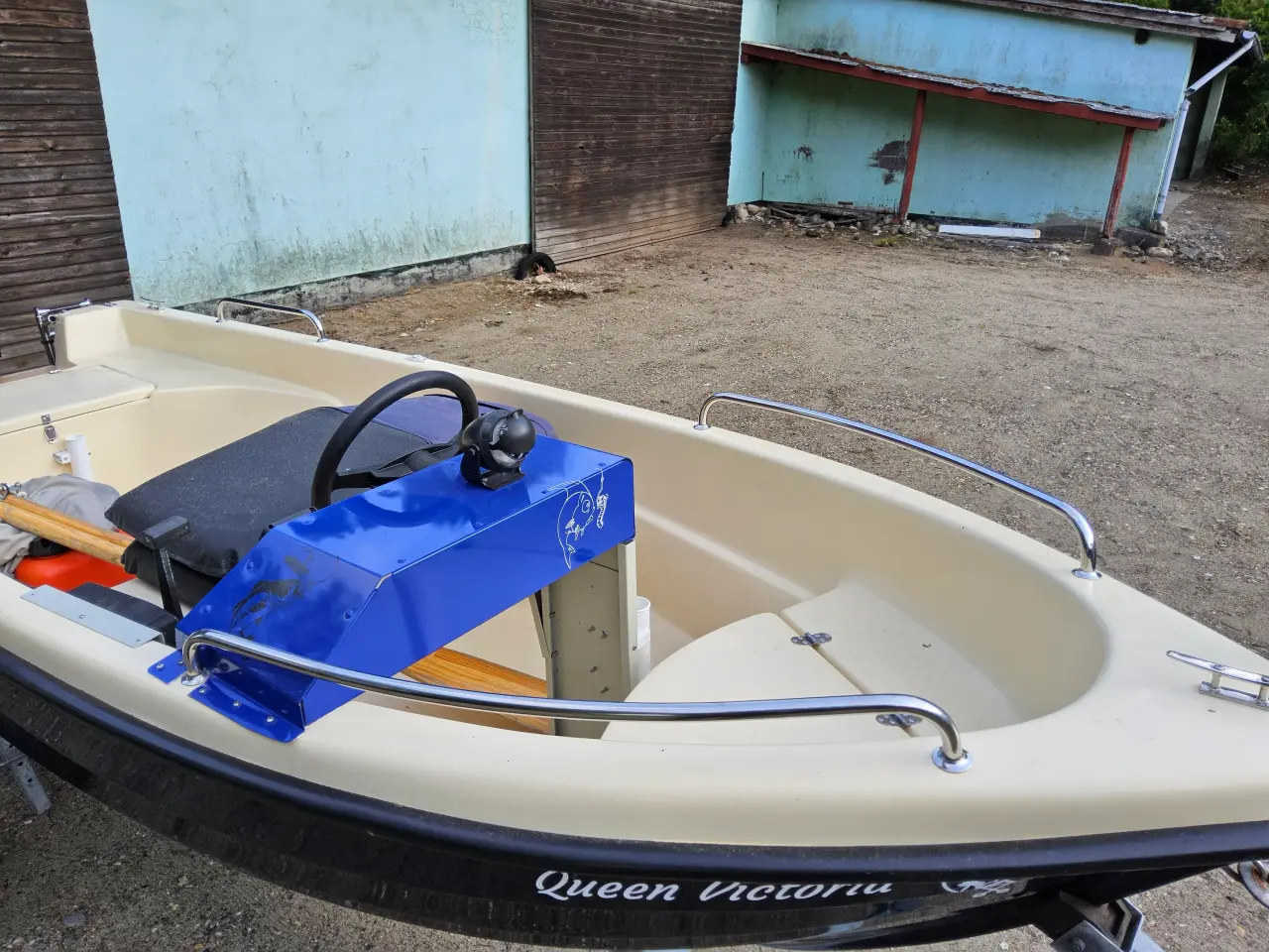 Billede 3 - Sea Explorer med styrepult, og dobbeltskroget