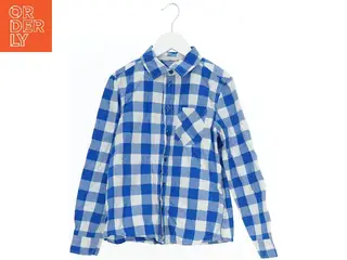 Skjorte i ternet mønster fra H&M (str. 140)
