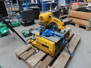 Kap-/geringssav DEWALT DW743 2