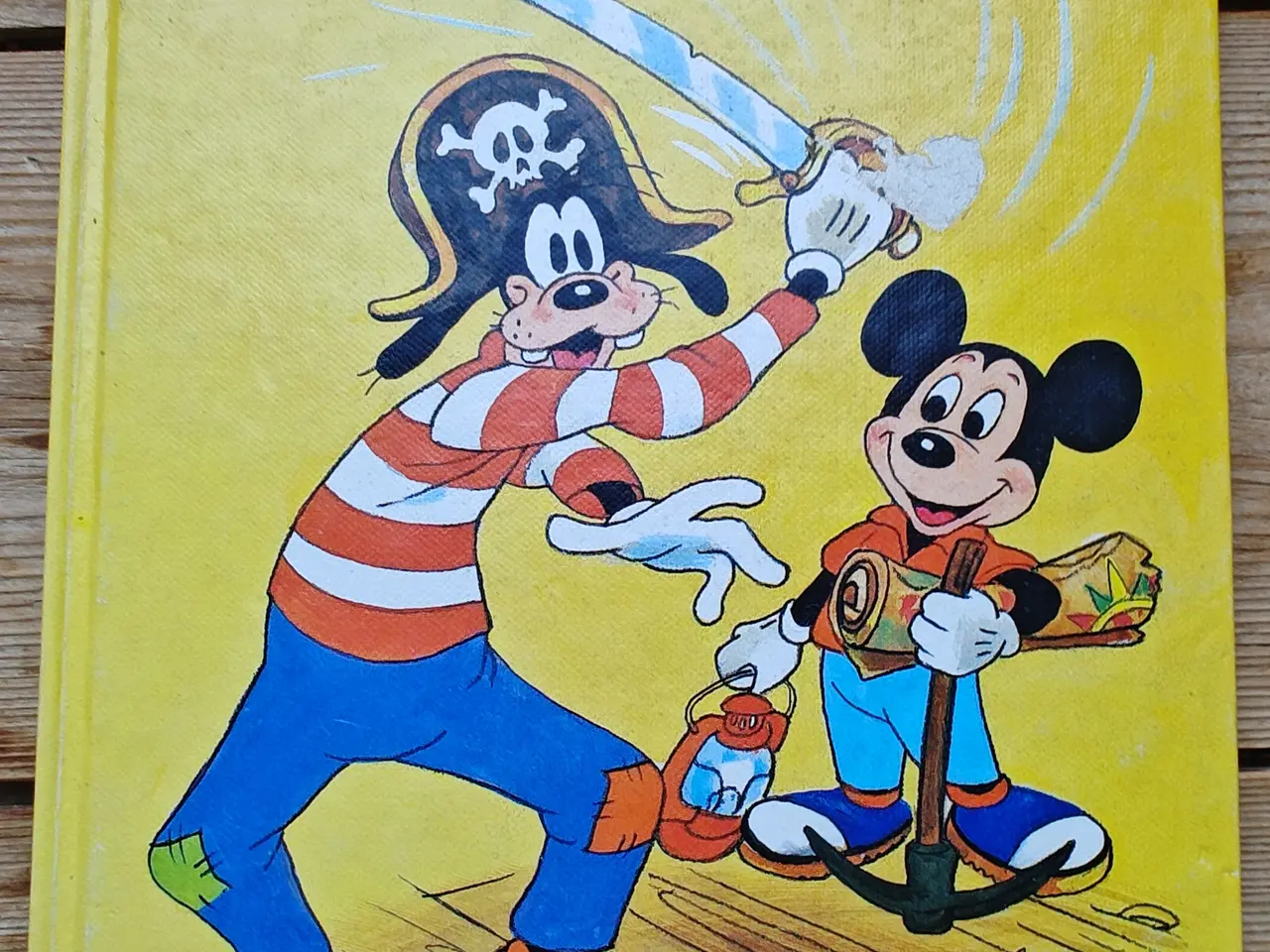 Billede 1 - Disney præsenterer Fedtmule og sørøverskatten BOG