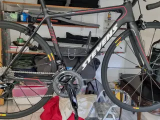 Meget velholdt carbon Stevens racercykel