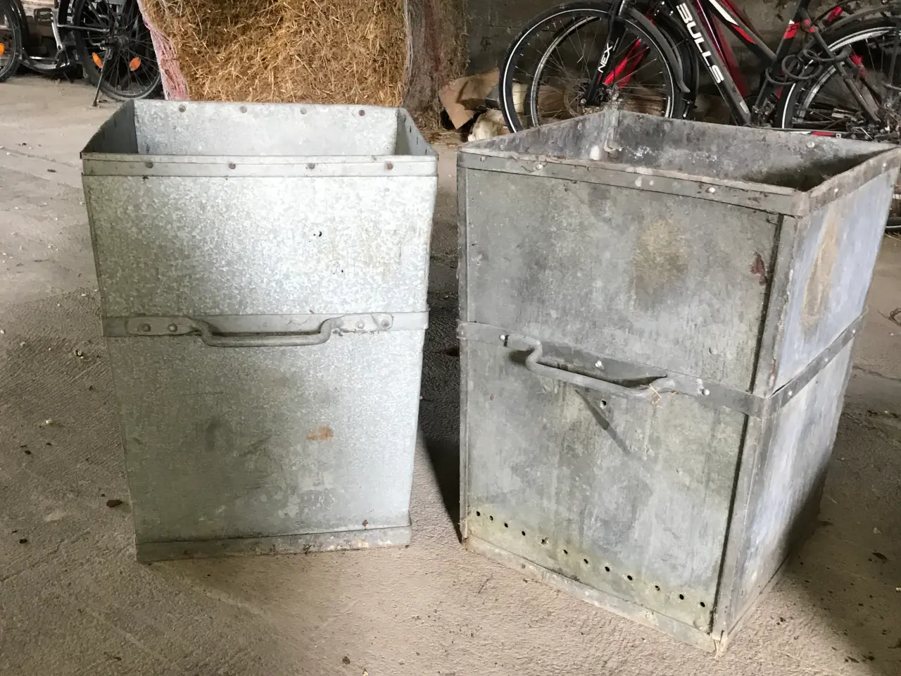 Billede 2 - Gamle affaldsbeholdere i zink