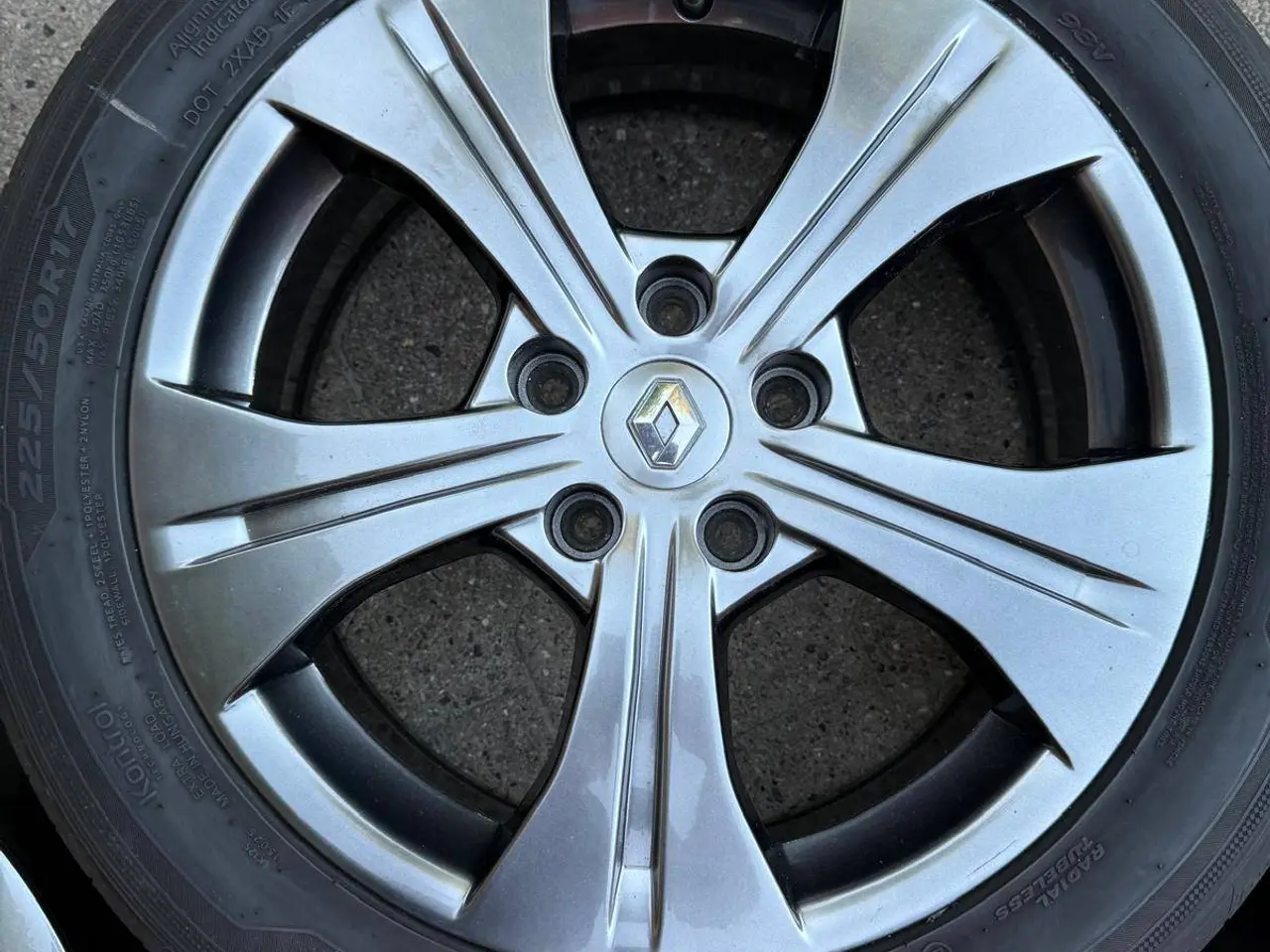 Billede 4 - Renault alufælge 17”