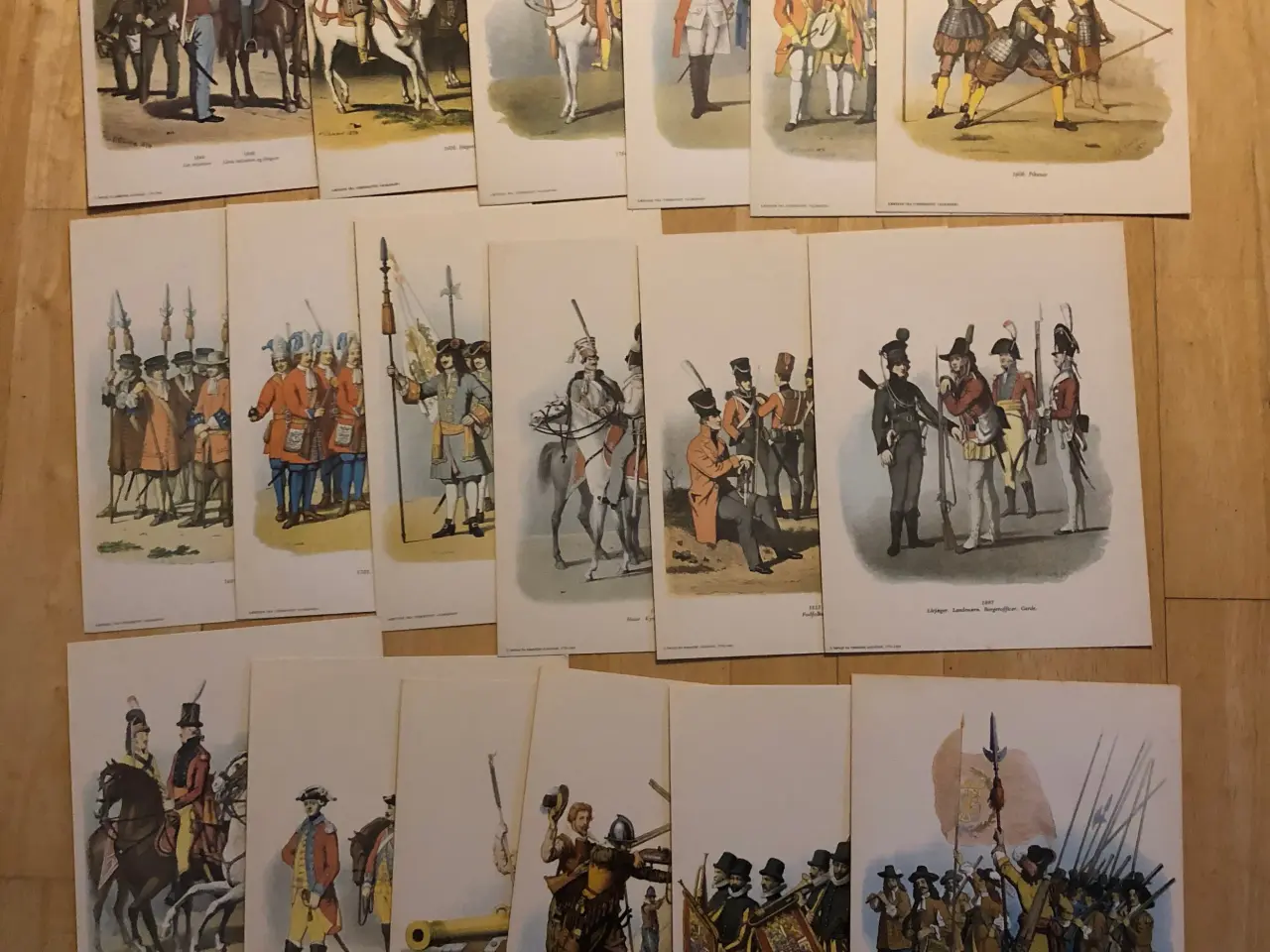 Billede 1 - gamle uniformer billeder